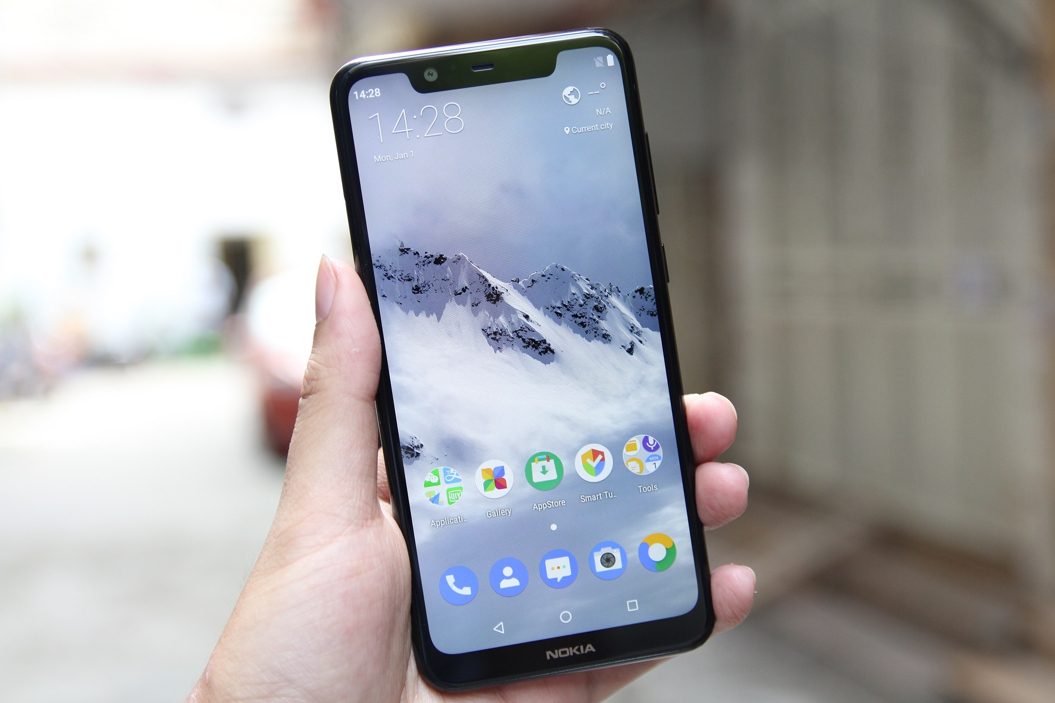 Can canh Nokia X5 tai VN, thiet ke giong iPhone X, gia tu 3 trieu dong hinh anh