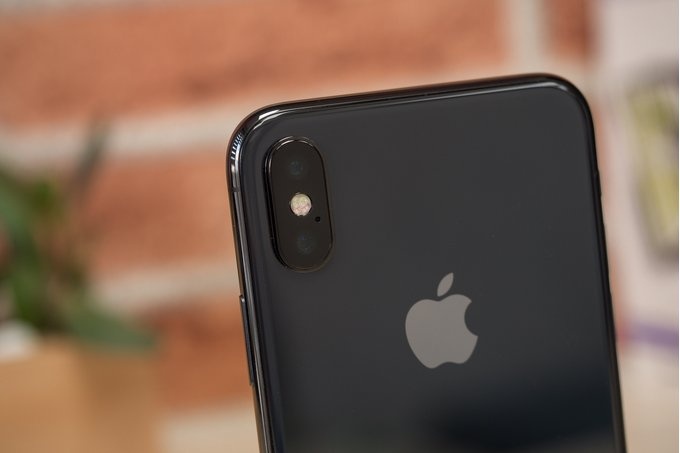 iPhone X 2018 se chi dung chip mang Intel hinh anh