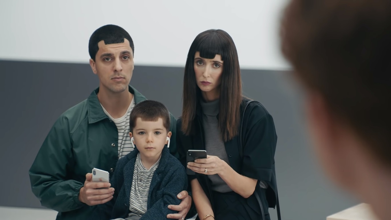 Samsung tiep tuc dim hang Apple trong loat video moi hinh anh