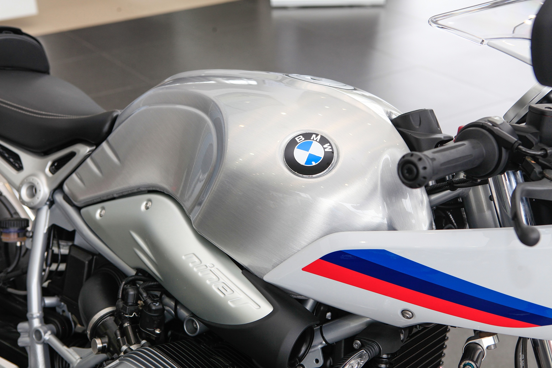 Chi tiet BMW R Nine T Racer anh 4