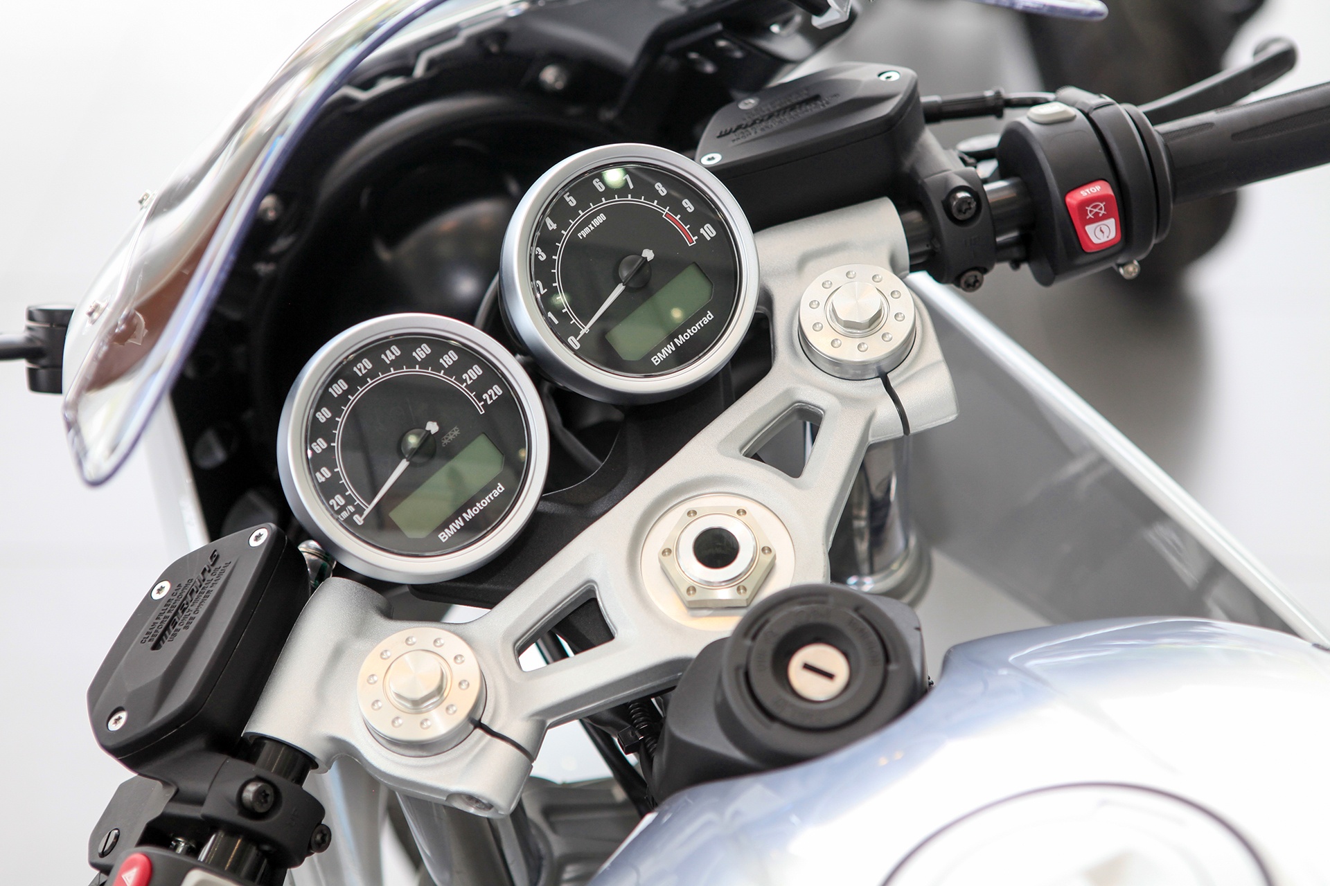 Chi tiet BMW R Nine T Racer anh 10