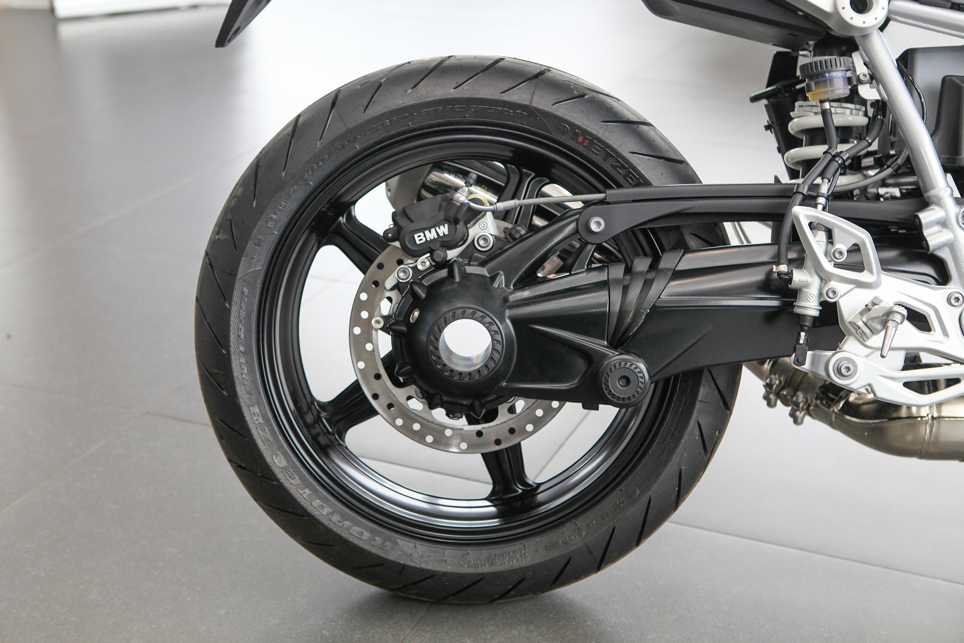 Chi tiet BMW R Nine T Racer anh 8