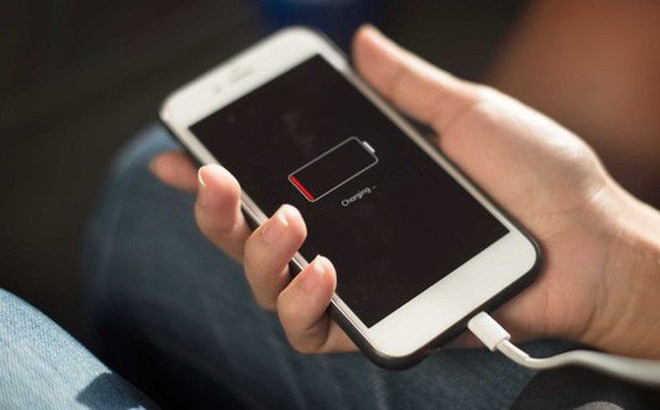 Nhung quan diem sai lam ve cach su dung pin tren iPhone hinh anh