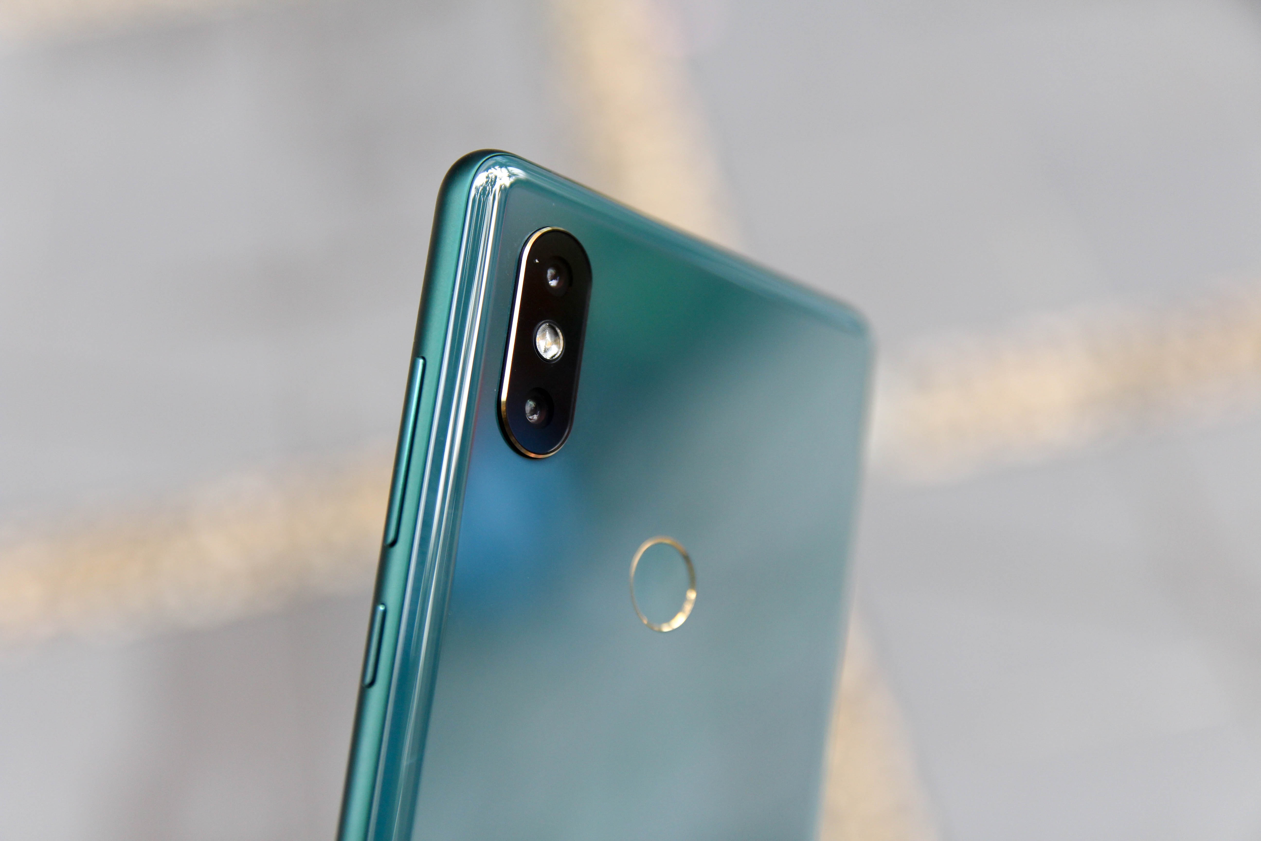 Xiaomi Mi Mix 2S xanh ngoc luc bao anh 5