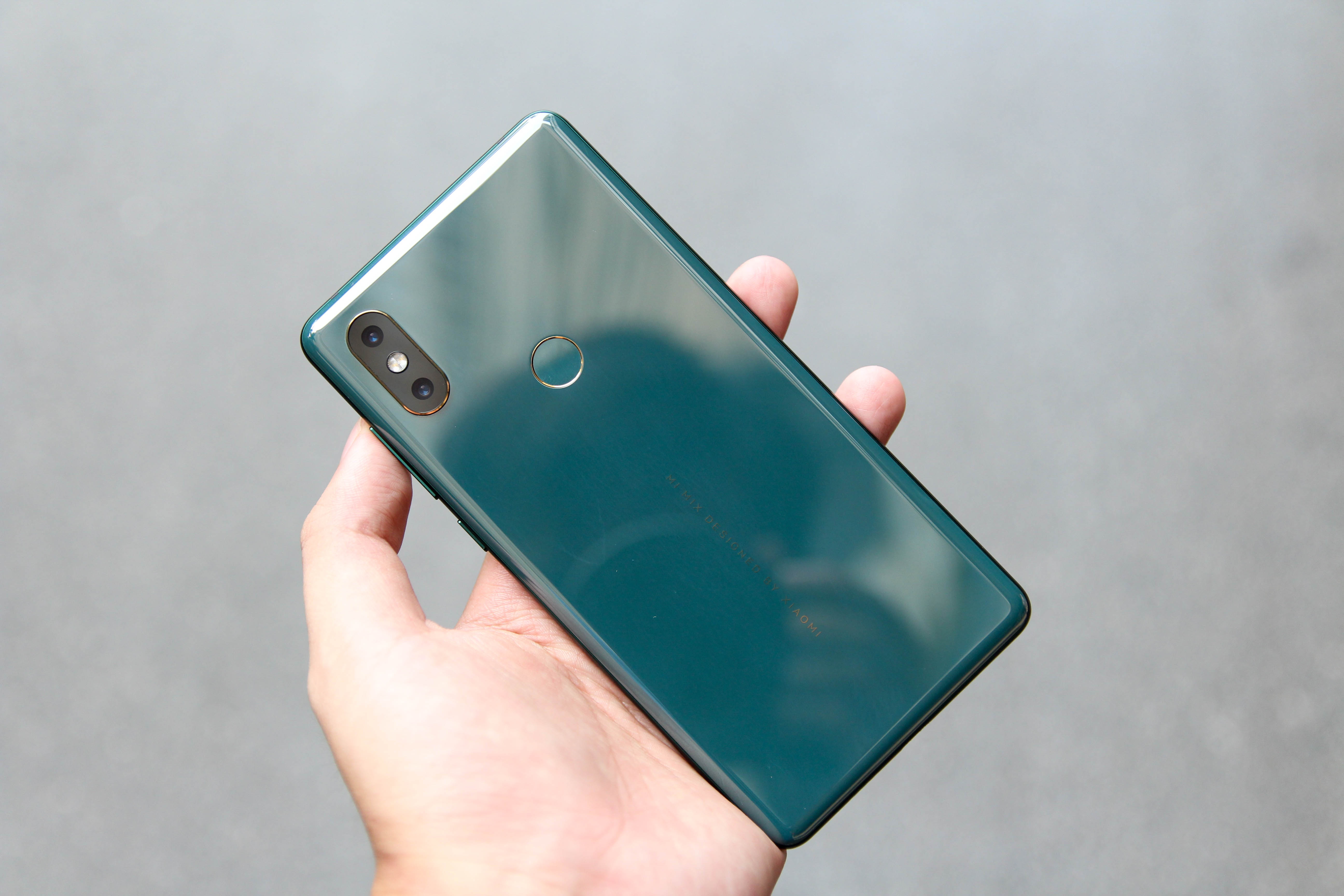 Xiaomi Mi Mix 2S xanh ngoc luc bao anh 6