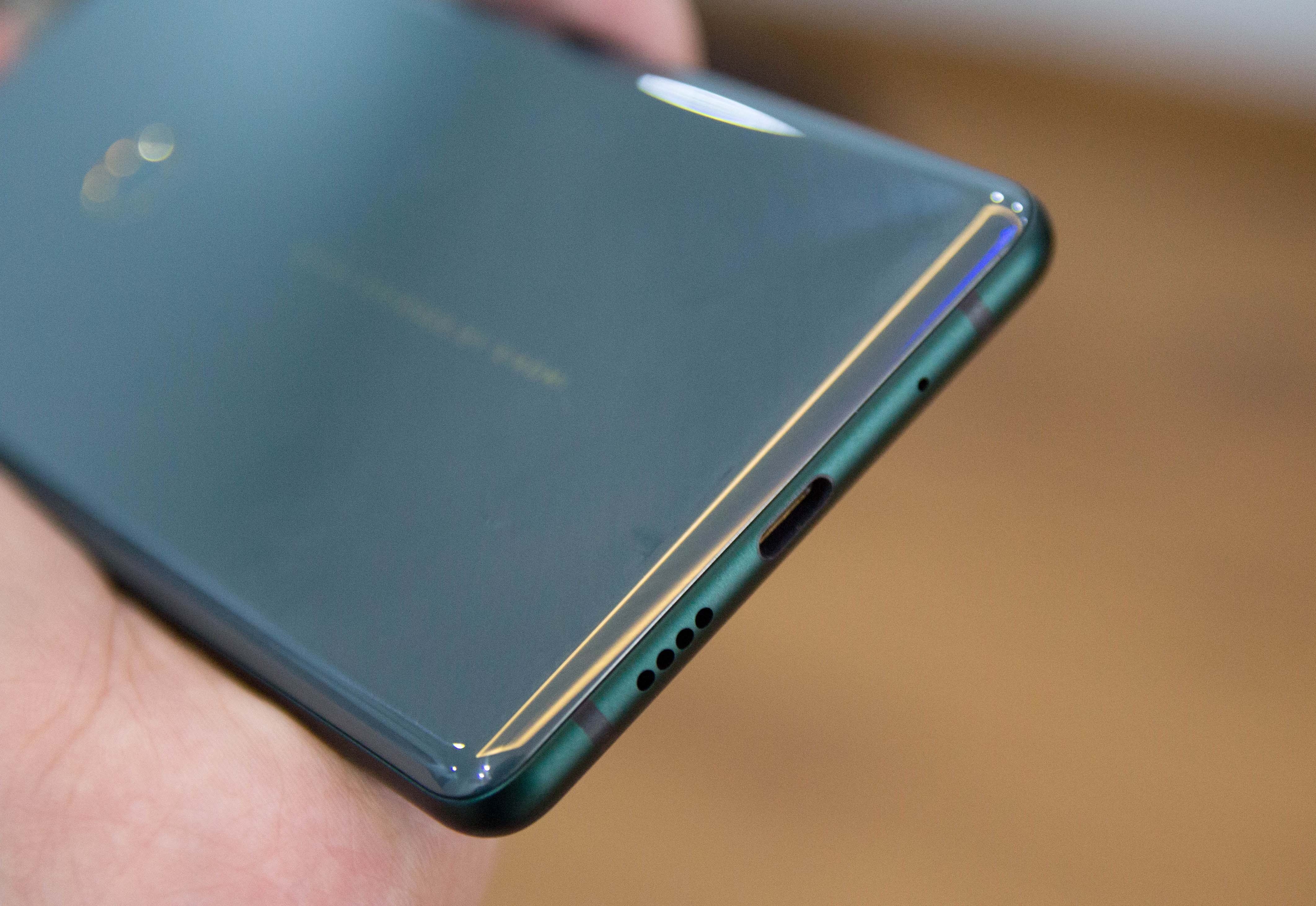 Xiaomi Mi Mix 2S xanh ngoc luc bao anh 7