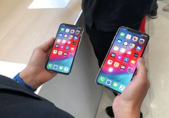Anh thuc te iPhone XS va iPhone XS Max - dang cu, tinh nang moi hinh anh