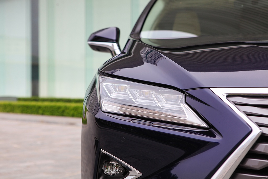 Chi tiet Lexus RX450h anh 3