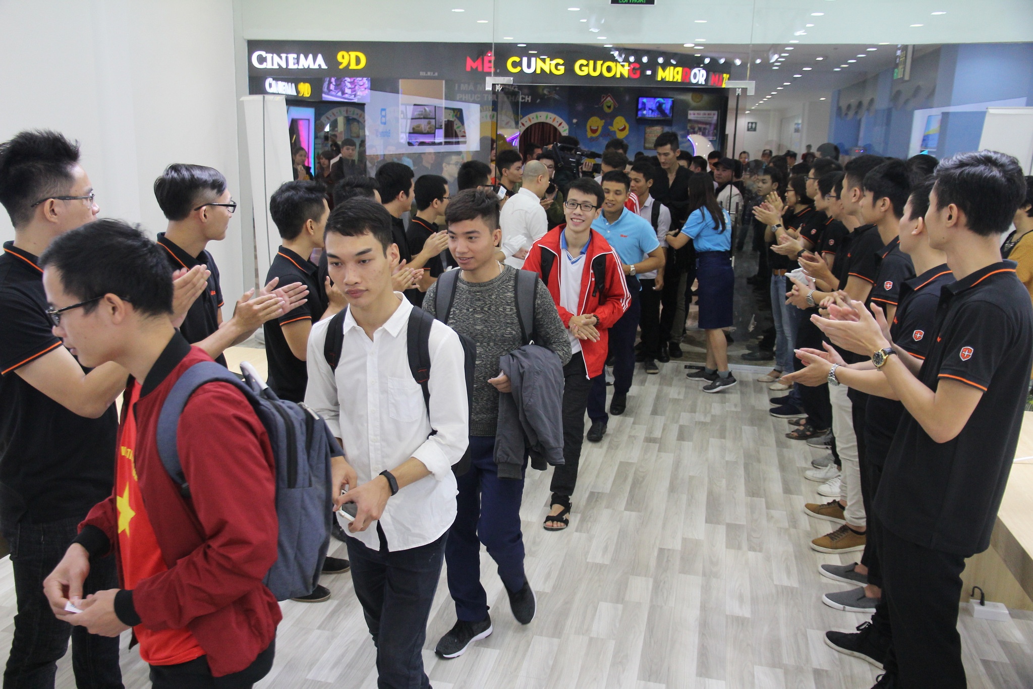 Bphone 3 mo ban anh 2