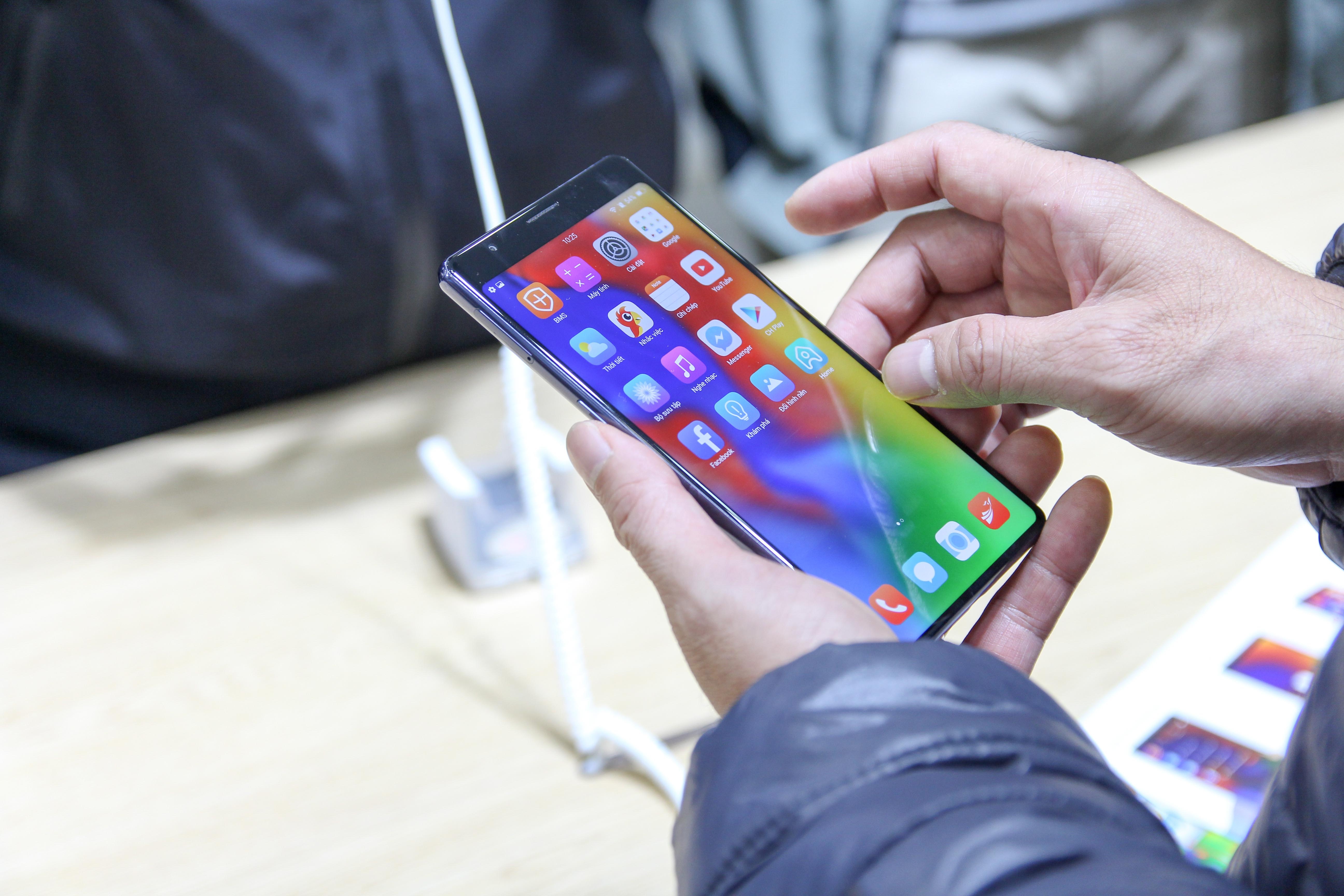 Bphone 3 mo ban anh 4