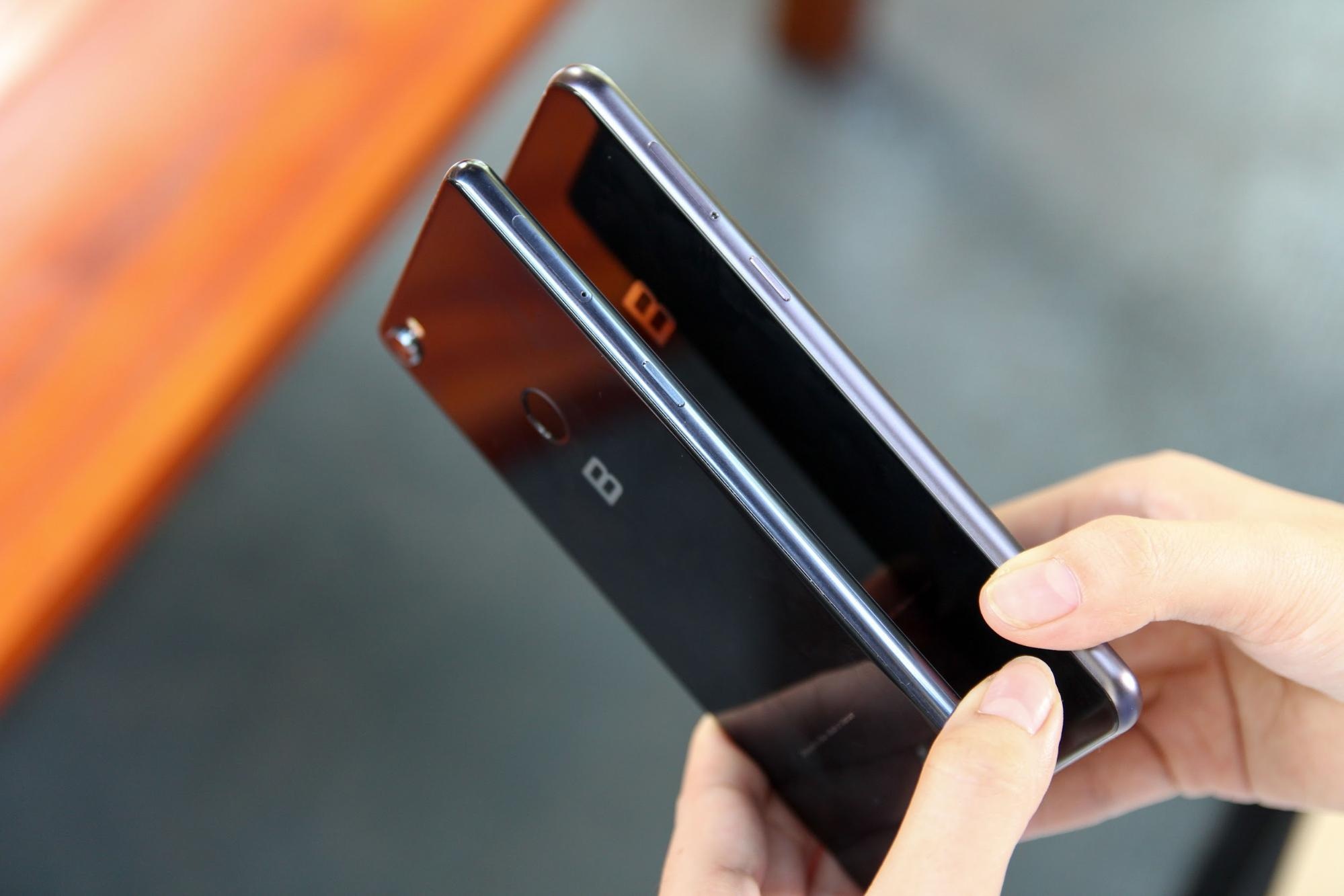 so sanh Bphone 3 va Bphone 2017 anh 8