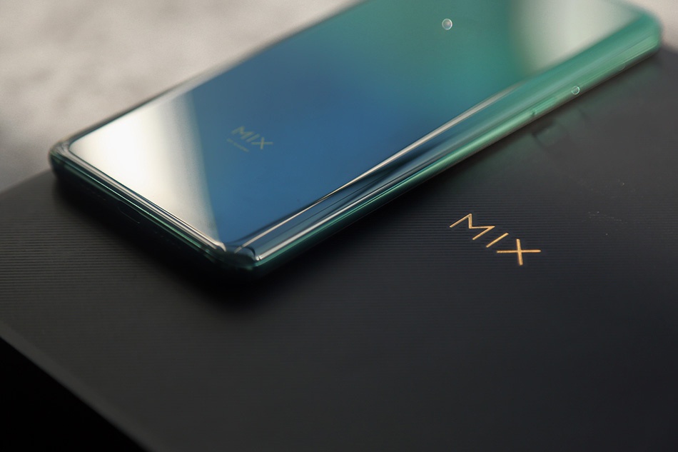 can canh xiaomi Mi Mix 3 anh 3