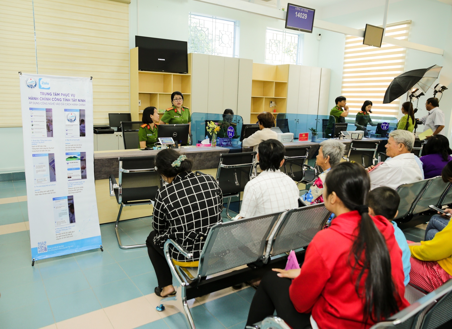 lam thu tuc hanh chinh tai nha ngay tren dien thoai anh 3