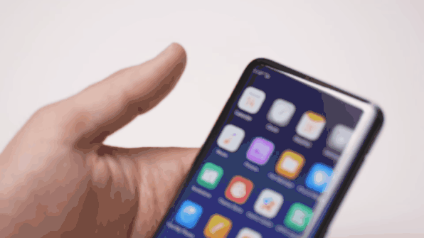 4 smartphone co thiet ke truot doc dao hinh anh