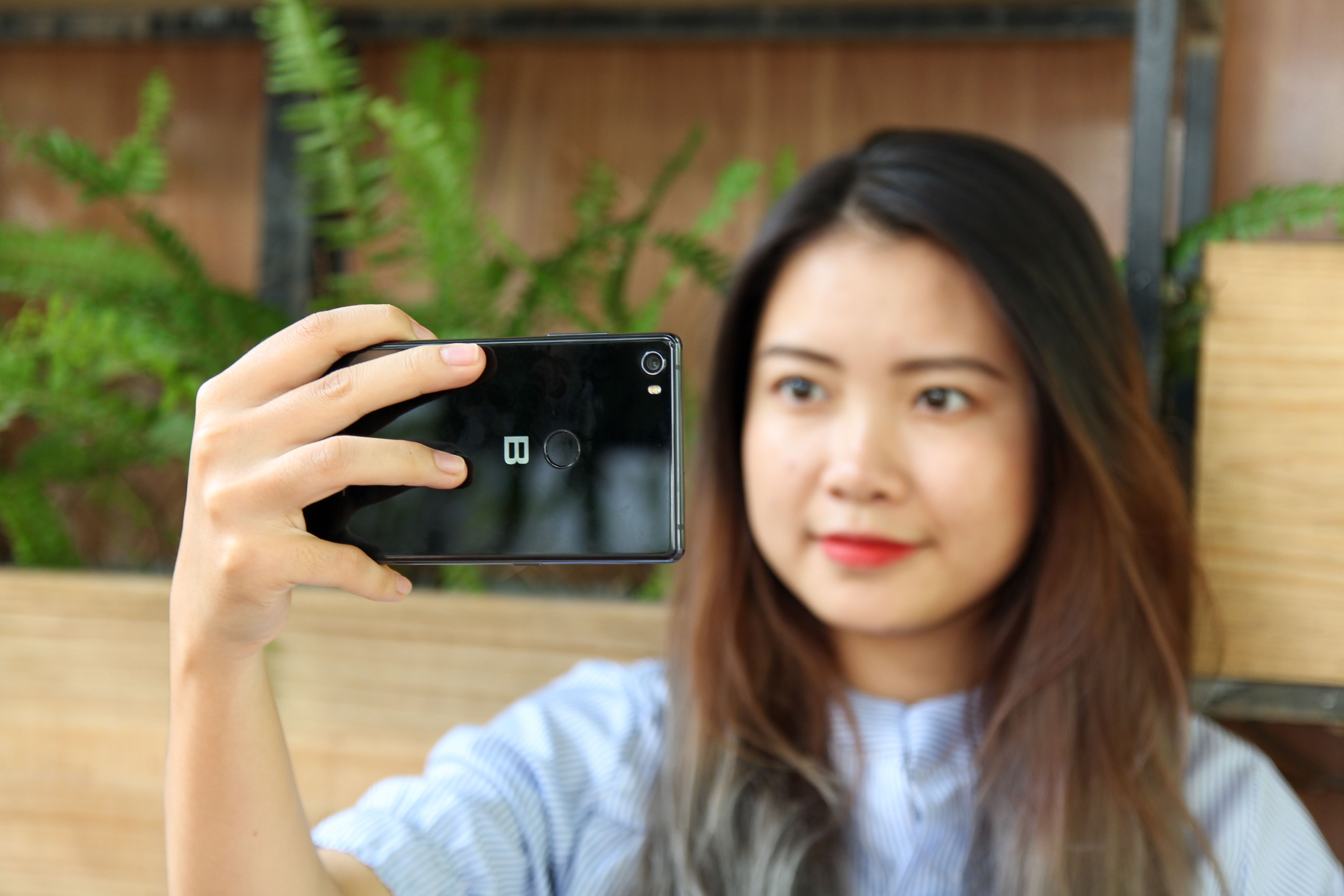 co nen mua Bphone 3 anh 11