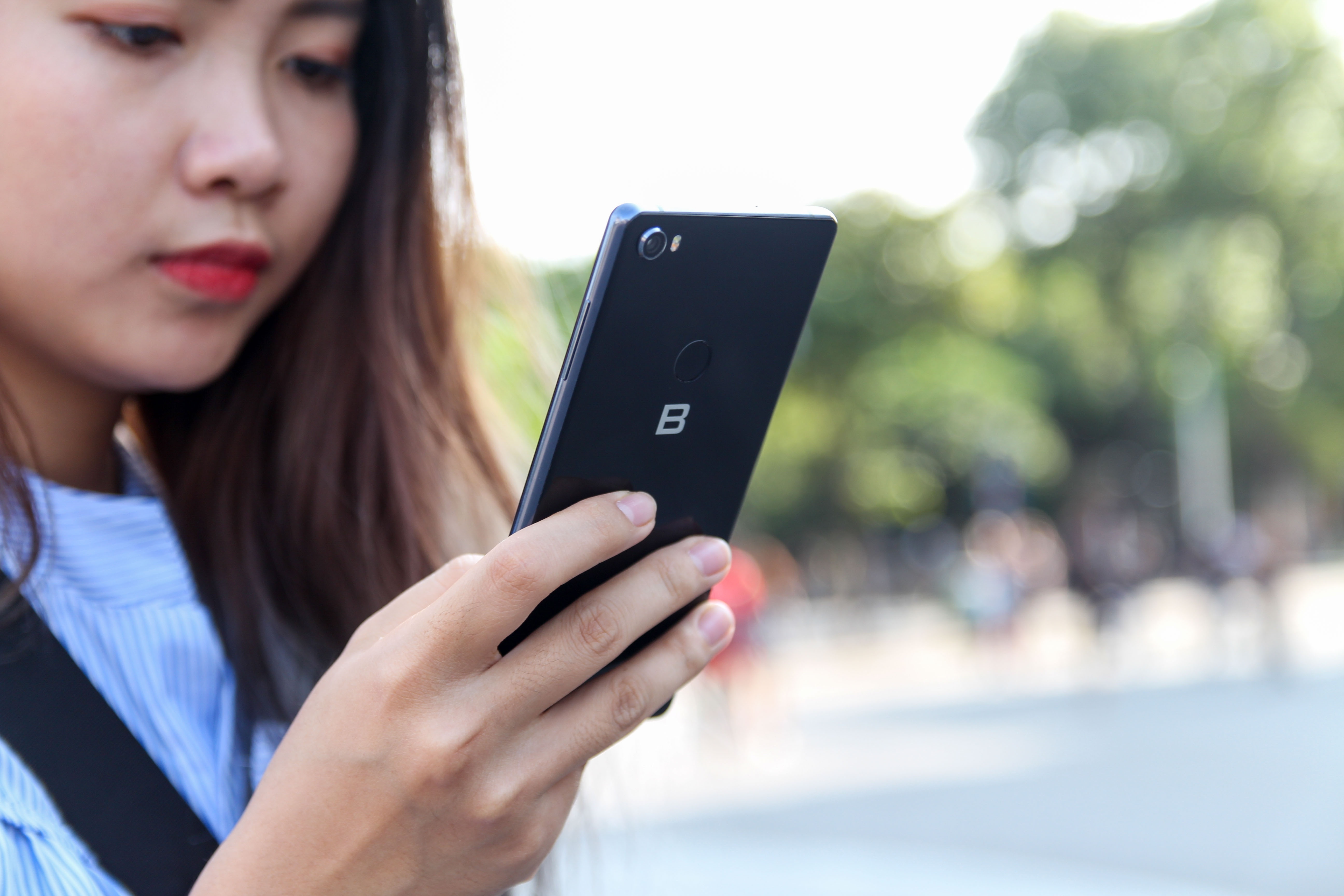 co nen mua Bphone 3 anh 14