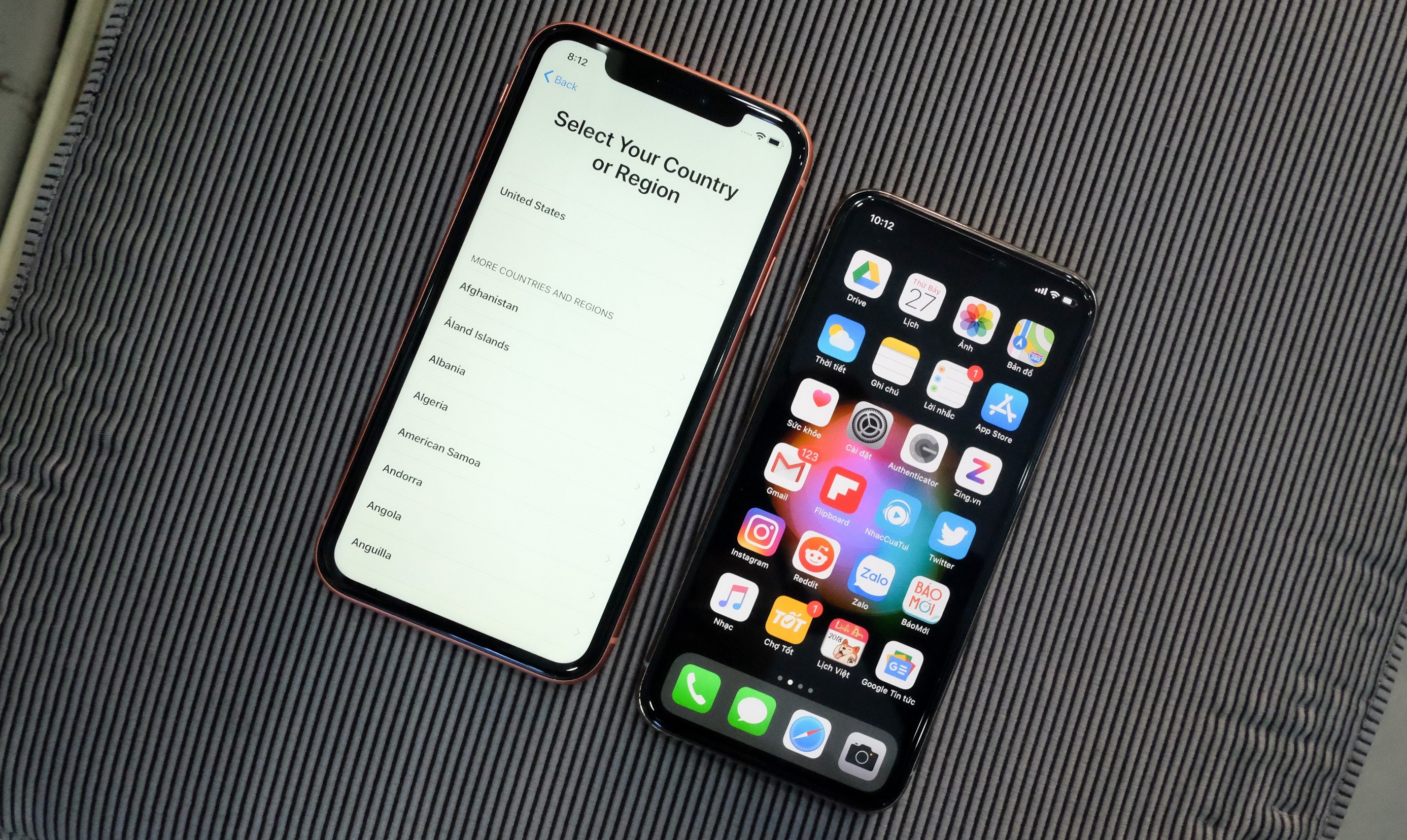 iPhone XR khoa mang anh 2
