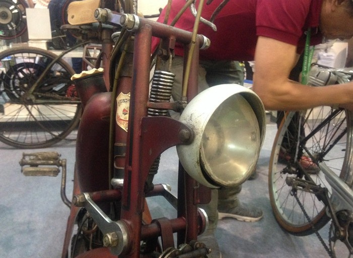 Xe may co cua Duc anh 4