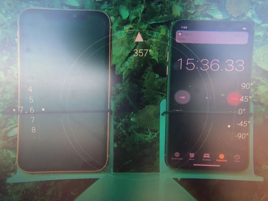 thu nghiem chong nuoc iPhone XS anh 2