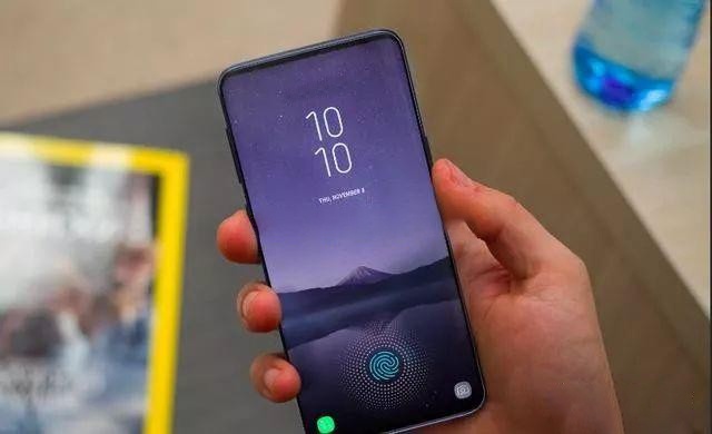 Samsung Galaxy Note 10 se co man hinh lon hon iPhone XS Max hinh anh