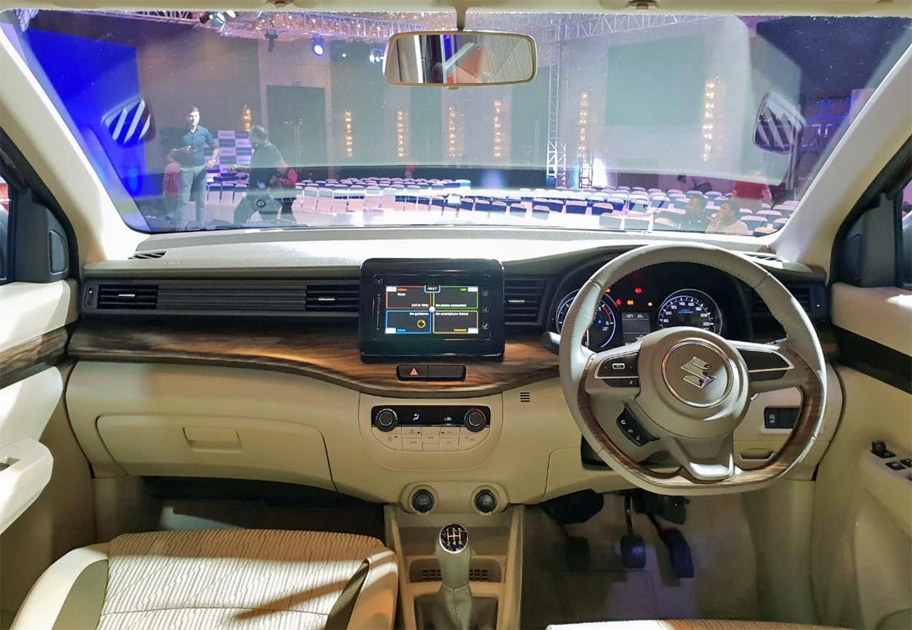 gia ban Suzuki Ertiga 2018 anh 3