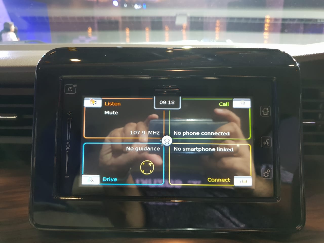 gia ban Suzuki Ertiga 2018 anh 7