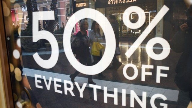 Ton tien vi chieu giam gia ao ngay Black Friday o VN hinh anh