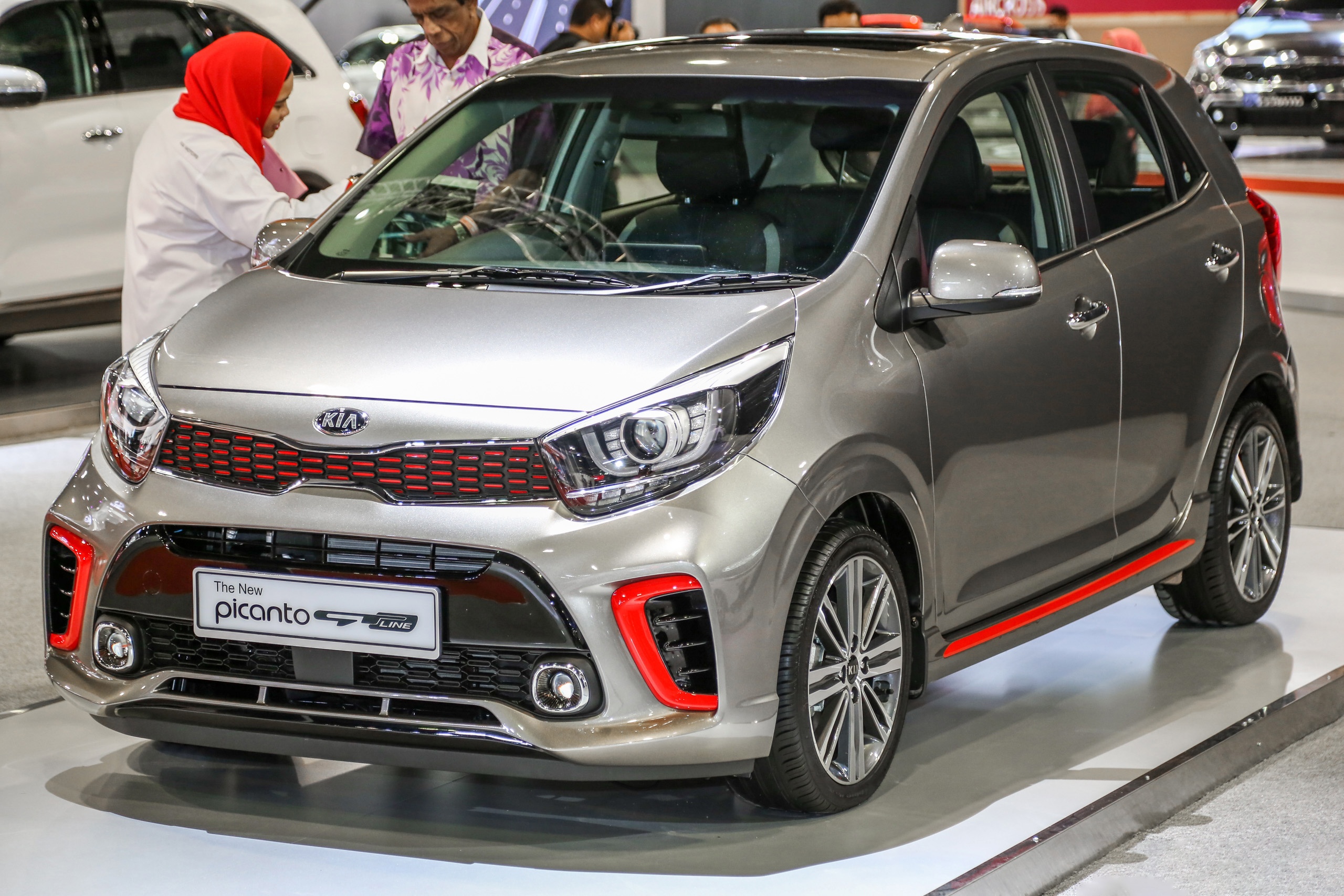 Kia trinh lang Picanto GT-Line 2019 co phanh tu dong khan cap hinh anh