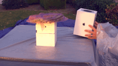 Ke tham trom loa Apple, nhan cai ket day mau sac hinh anh