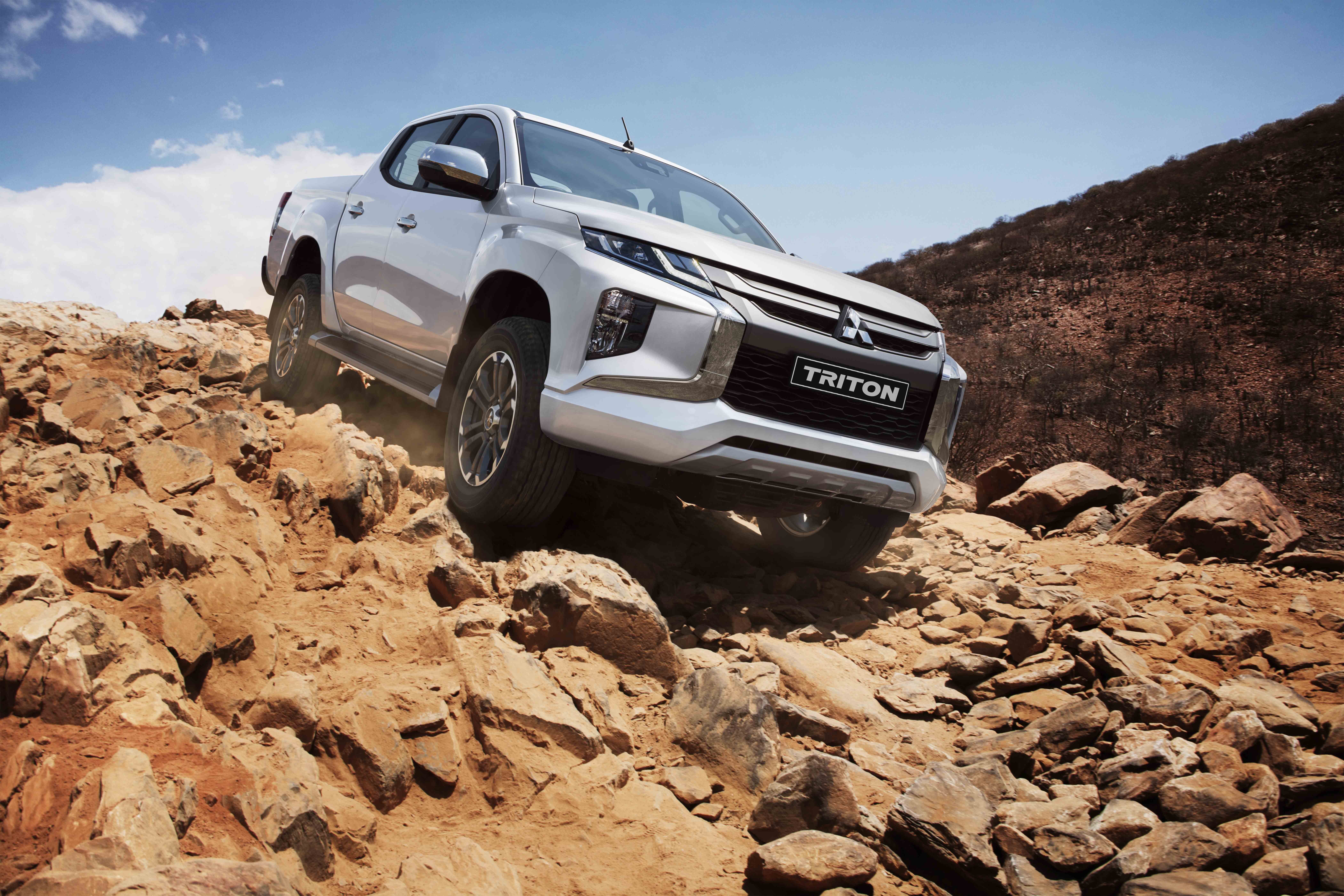 Mitsubishi Triton 2019 ruc rich ra mat tai VN, gia co the tang nhe hinh anh