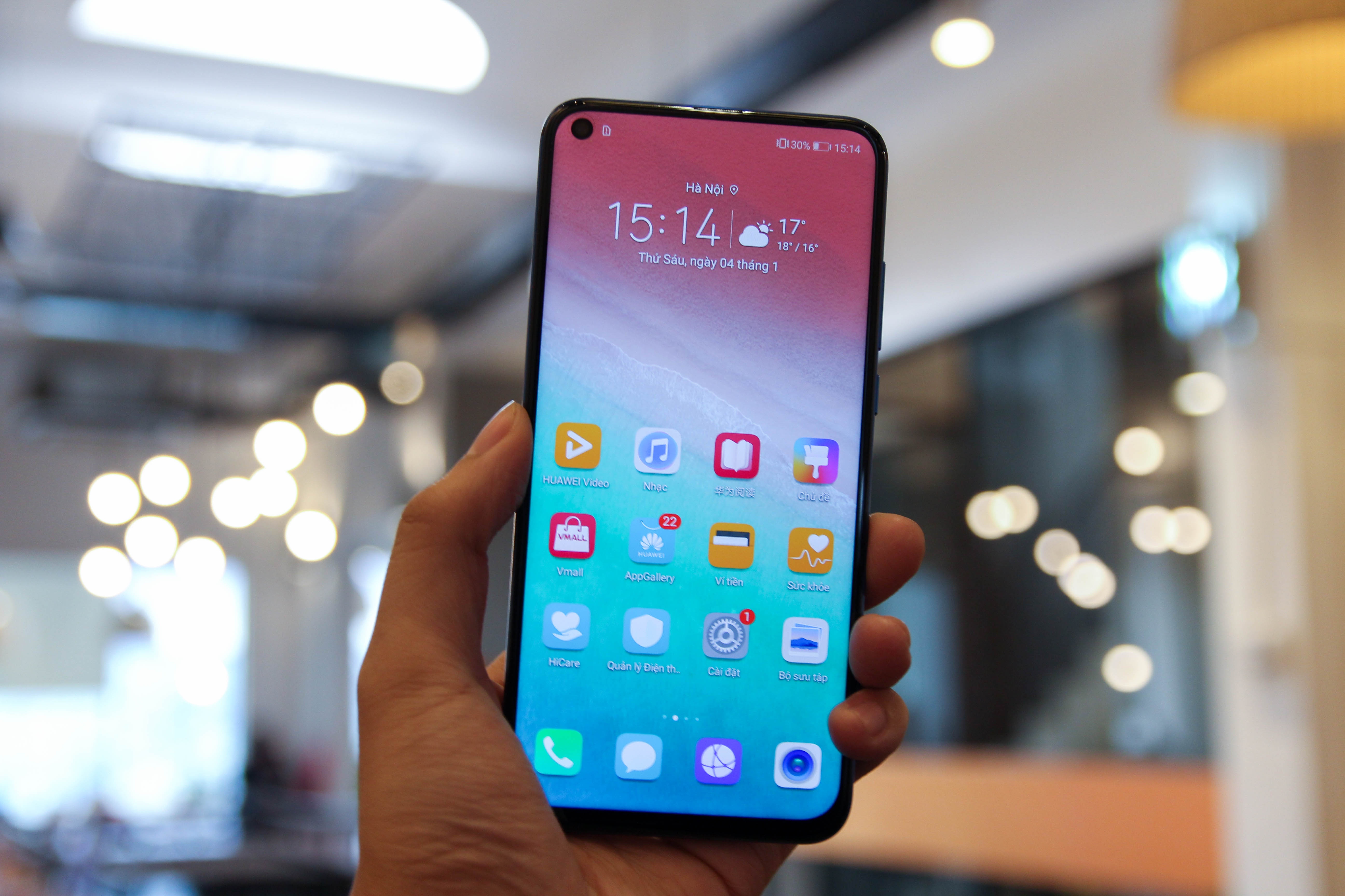 Trai nghiem Honor View 20 - man hinh 'not ruoi', gia 12,5 trieu dong hinh anh