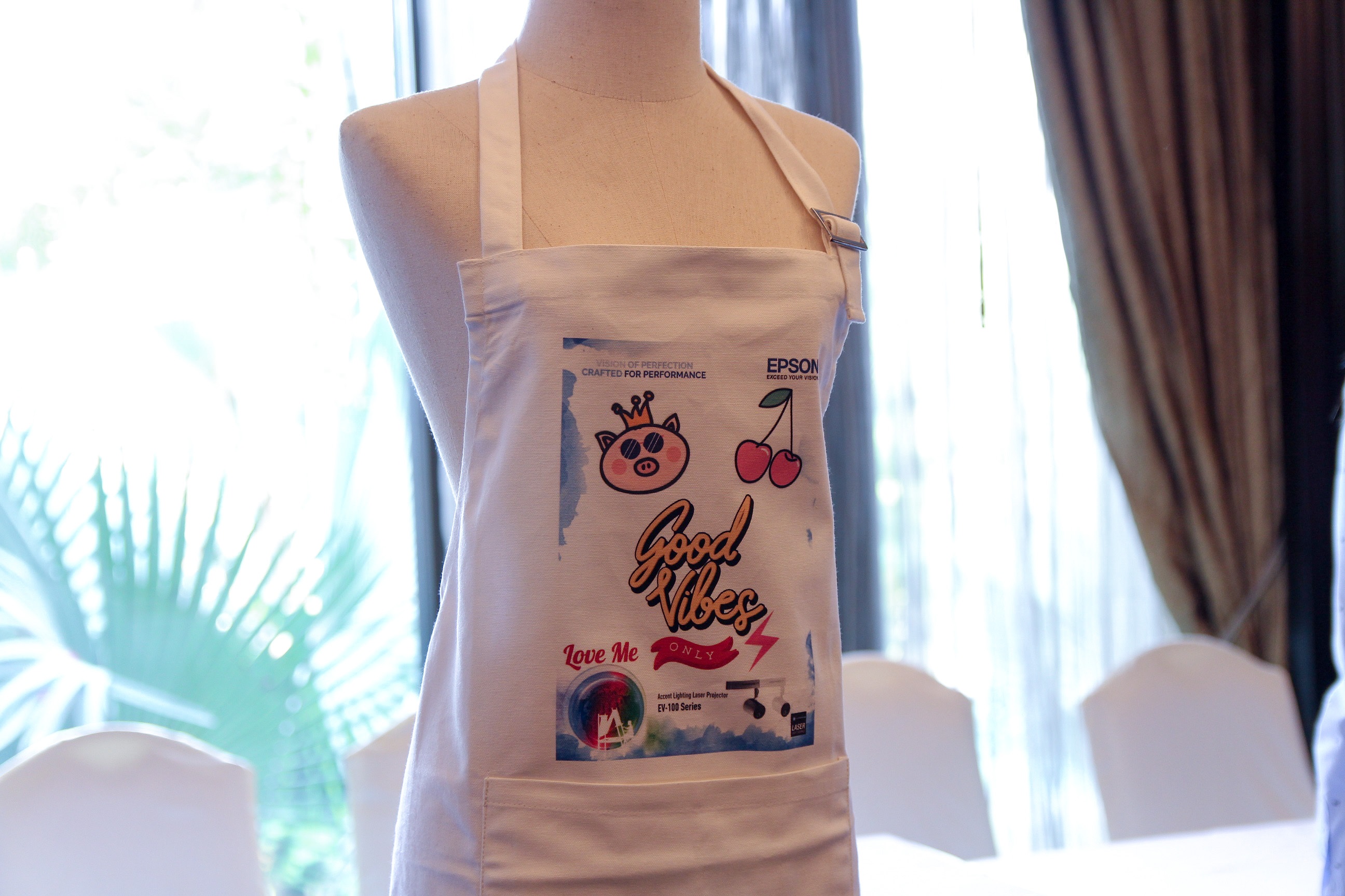 may chieu epson 12.000 lumen dau tien the gioi anh 8