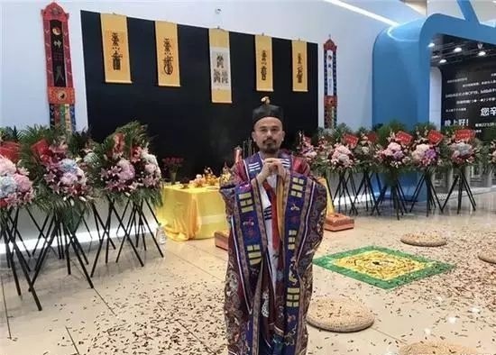 Tho cung may chu choi game tai Trung Quoc de cau may hinh anh