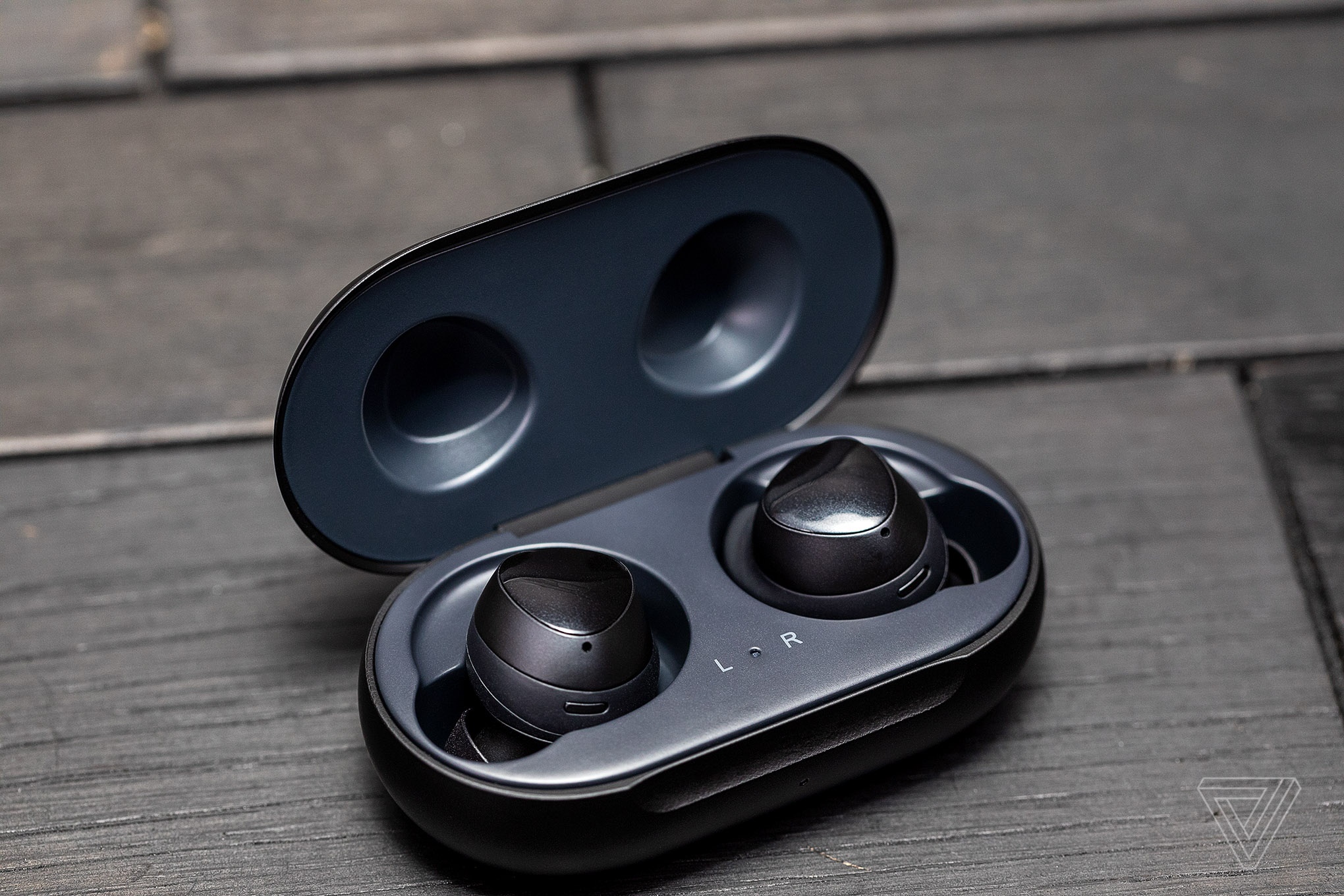 giá bán Galaxy Buds ảnh 2 gia ban Galaxy Buds anh 2