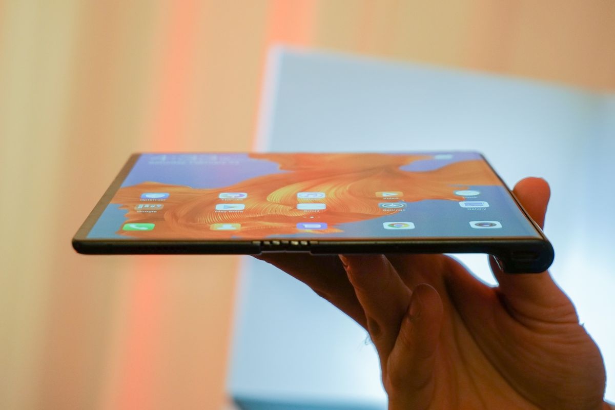 chi tiet Huawei Mate X anh 3