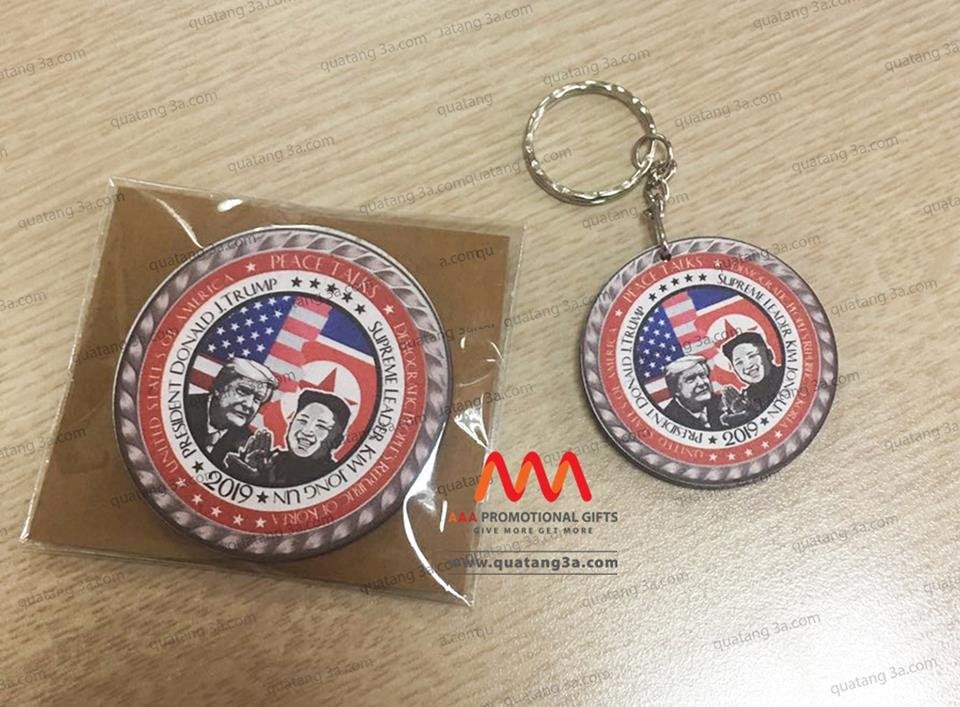 Quà lưu niệm Kim Jong Un ảnh 4 Qua luu niem Kim Jong Un anh 4