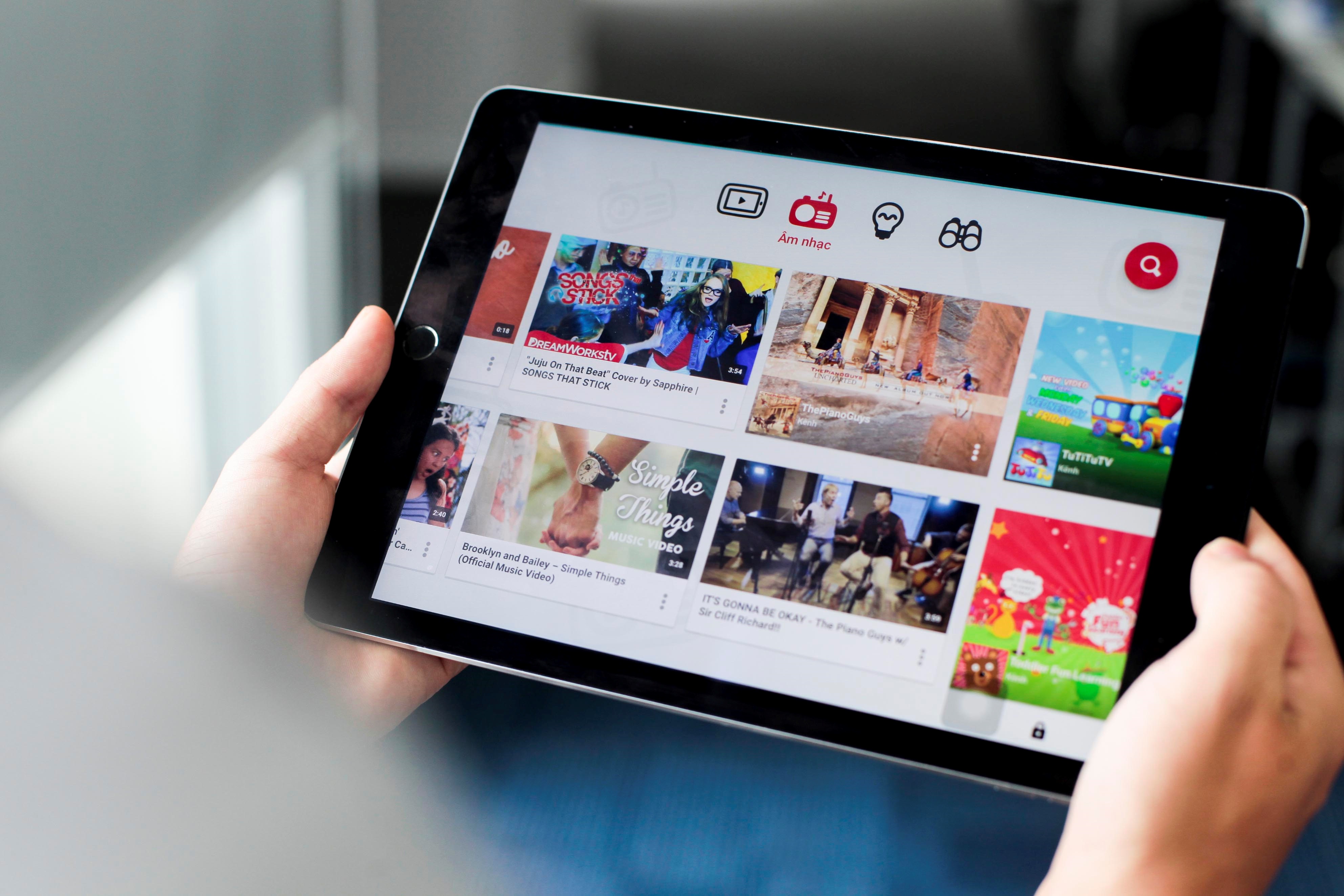 YouTube Kids co thuc su an toan cho tre em? hinh anh