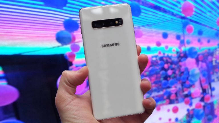 Samsung ton khoang 420 USD de tao ra Galaxy S10+ hinh anh