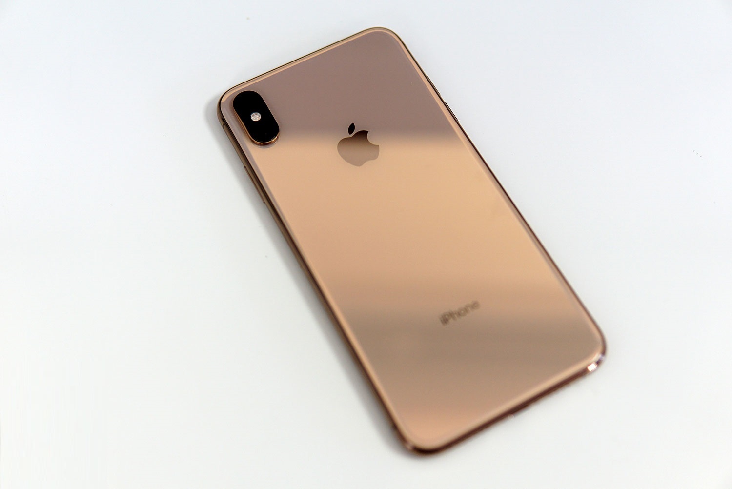gia ban iPhone 2019 anh 8