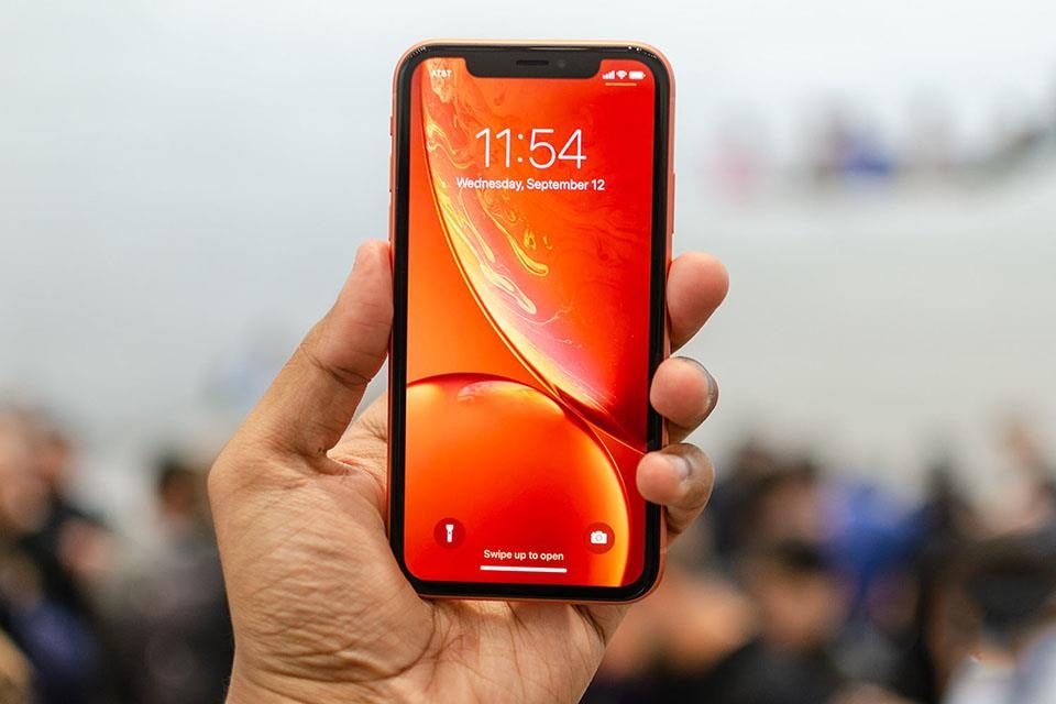 iPhone XR e am, Apple dang giam gia xa hang o Viet Nam? hinh anh