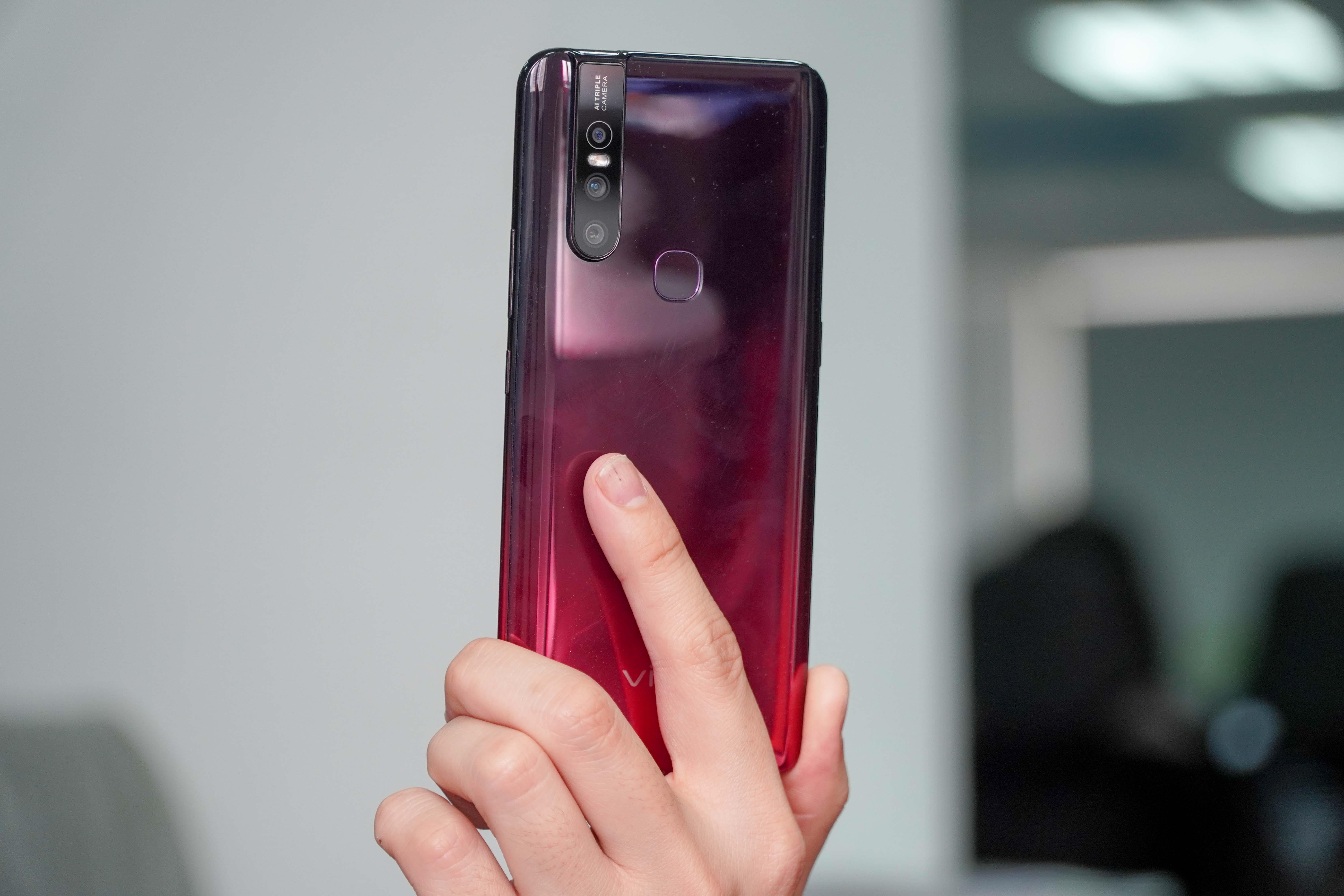 Mo hop Vivo V15 anh 8