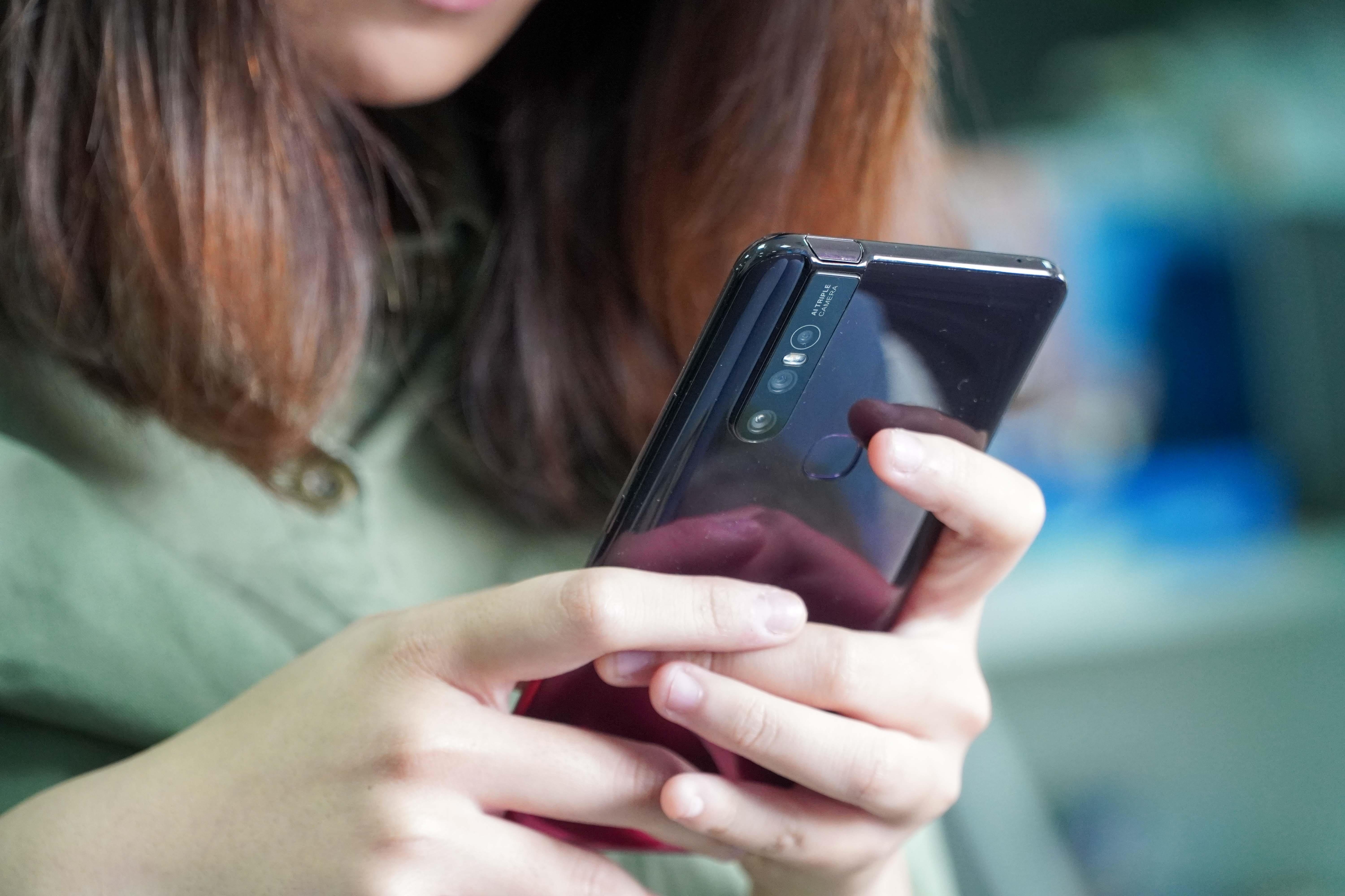 Mo hop Vivo V15 anh 7