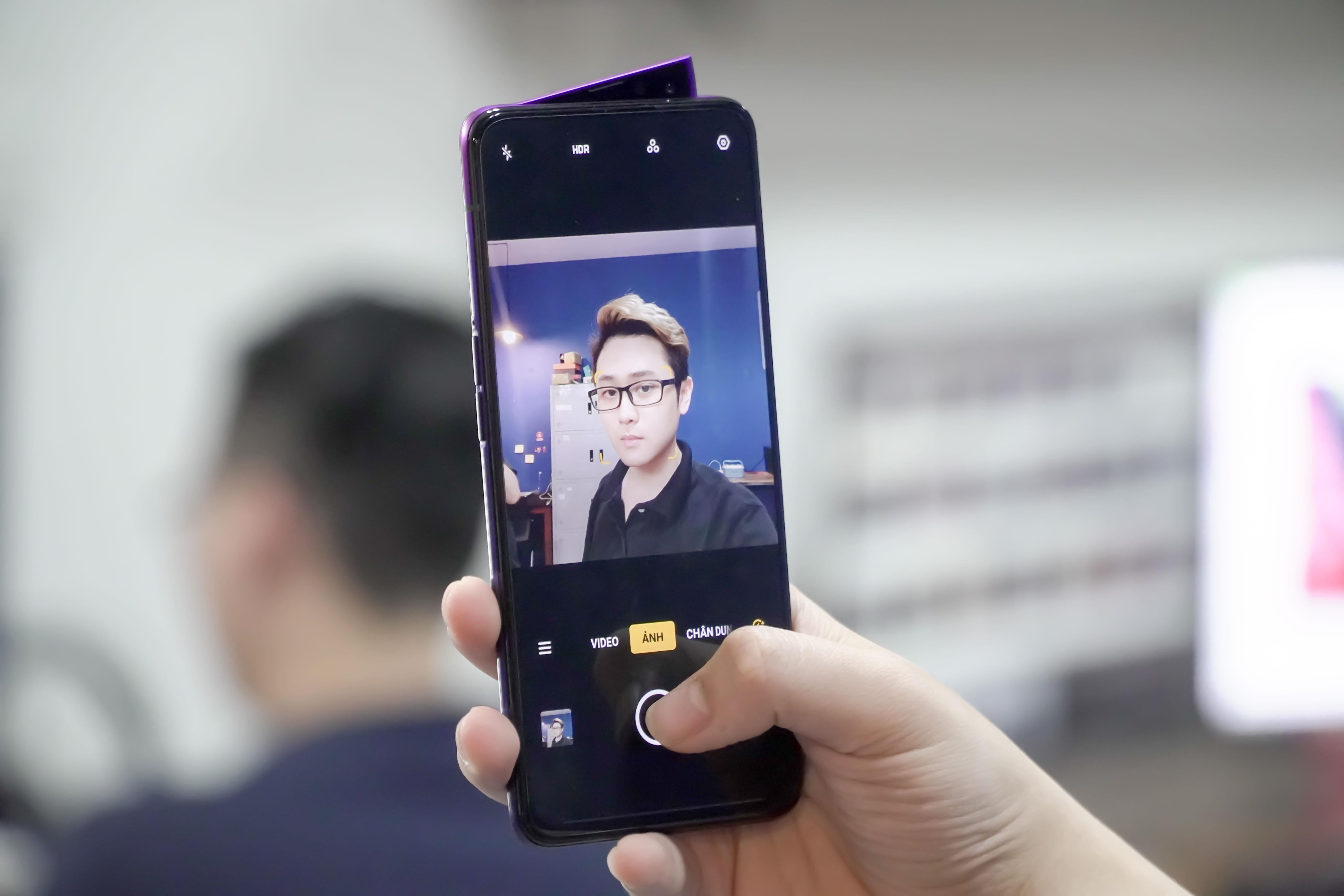 tren tay Oppo Reno anh 7