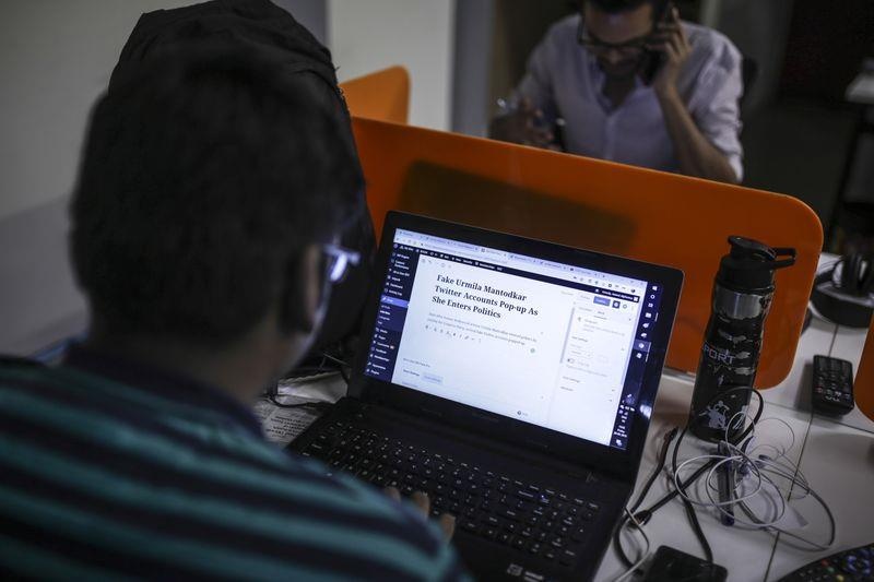 11 nguoi chong tin gia Facebook anh 3