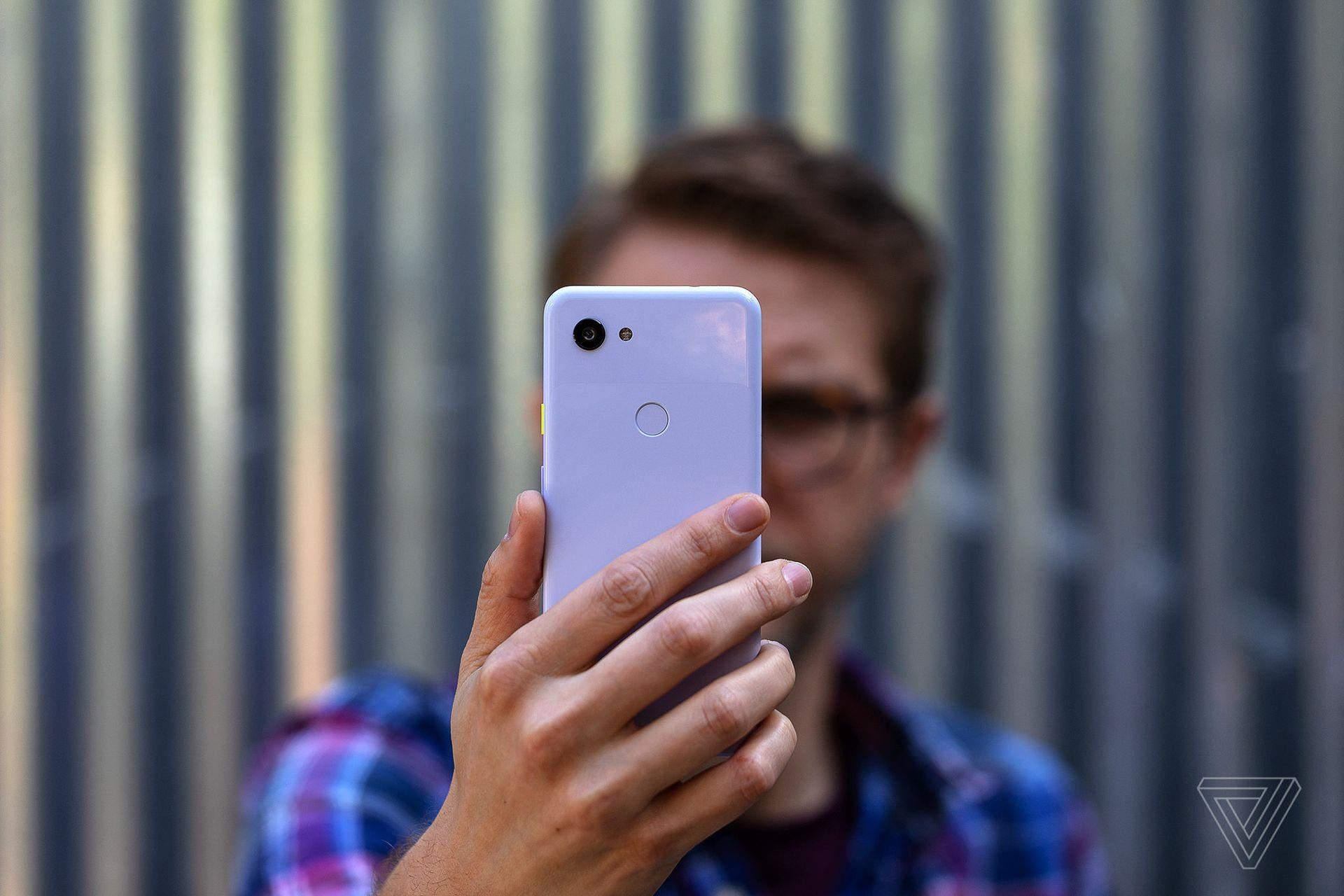 Google Pixel 3a ra mat anh 1