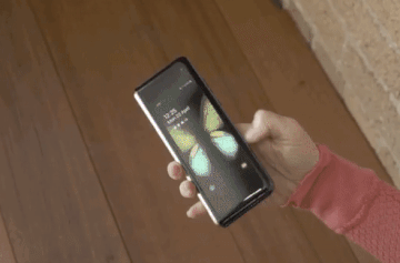 Galaxy Fold phat nat tuong lai smartphone anh 2
