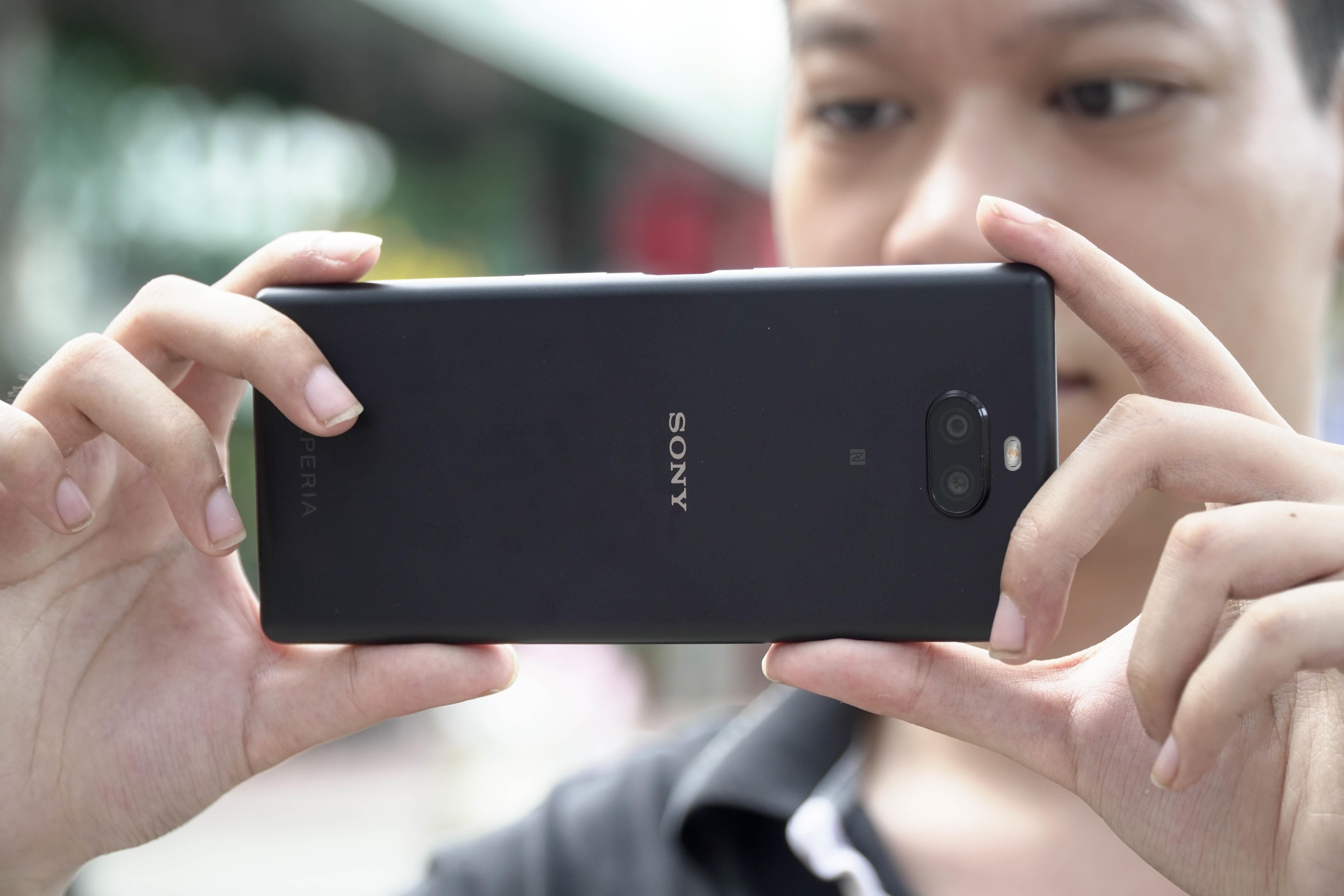 Chi tiet Sony Xperia 10 Plus - Snapdragon 636, man hinh 21:9 hinh anh