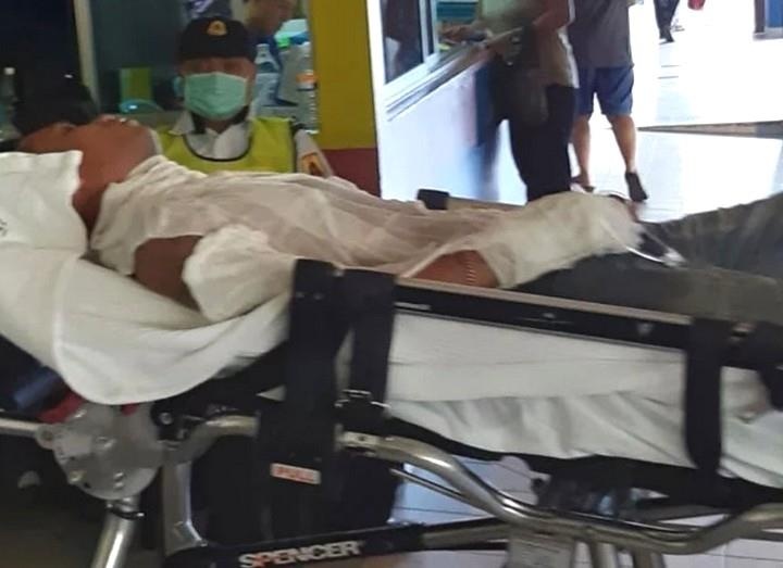 Vua sac vua dung, chang trai Malaysia nhap vien vi dien thoai no hinh anh