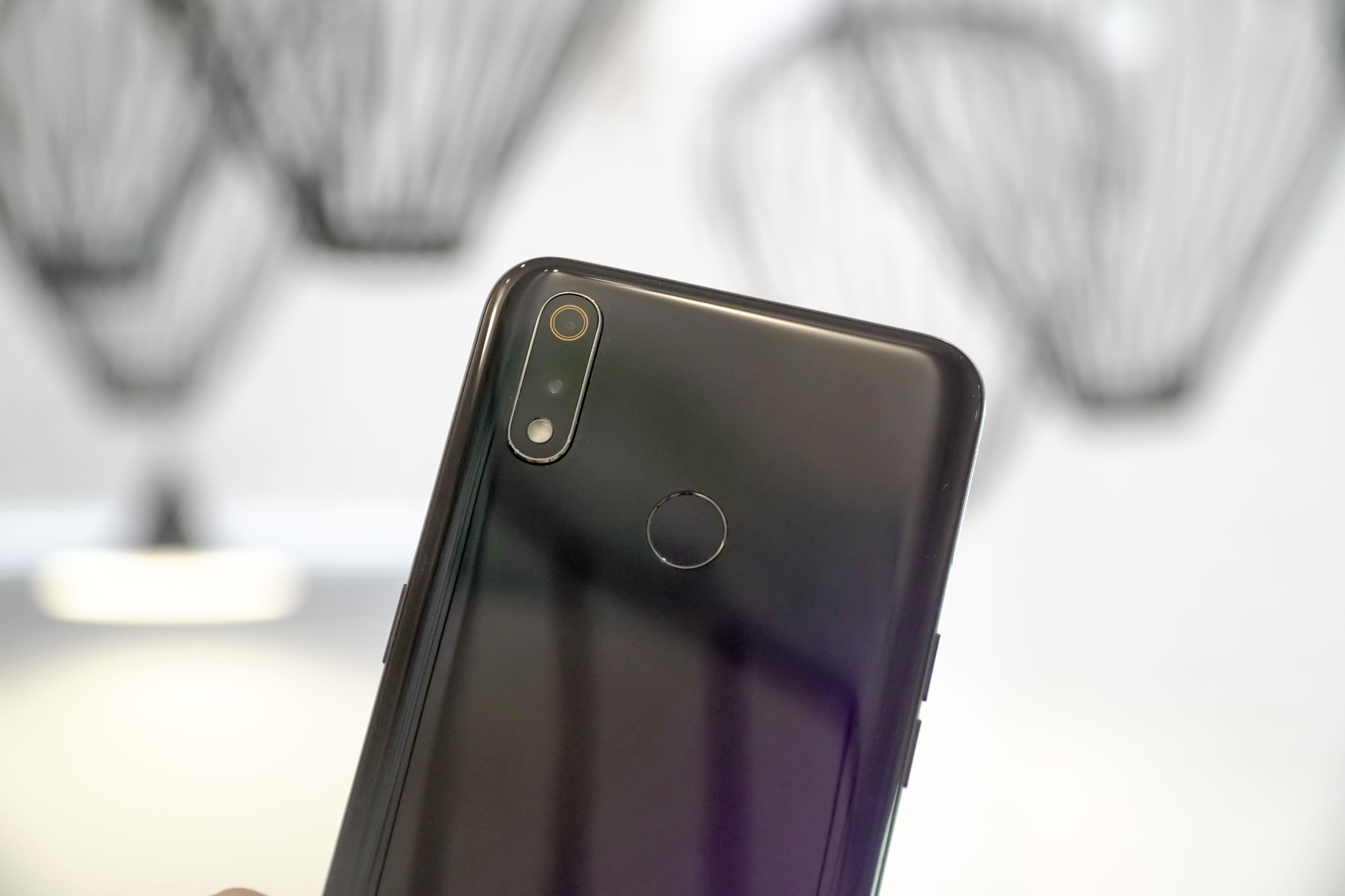 danh gia Realme 3 Pro anh 5