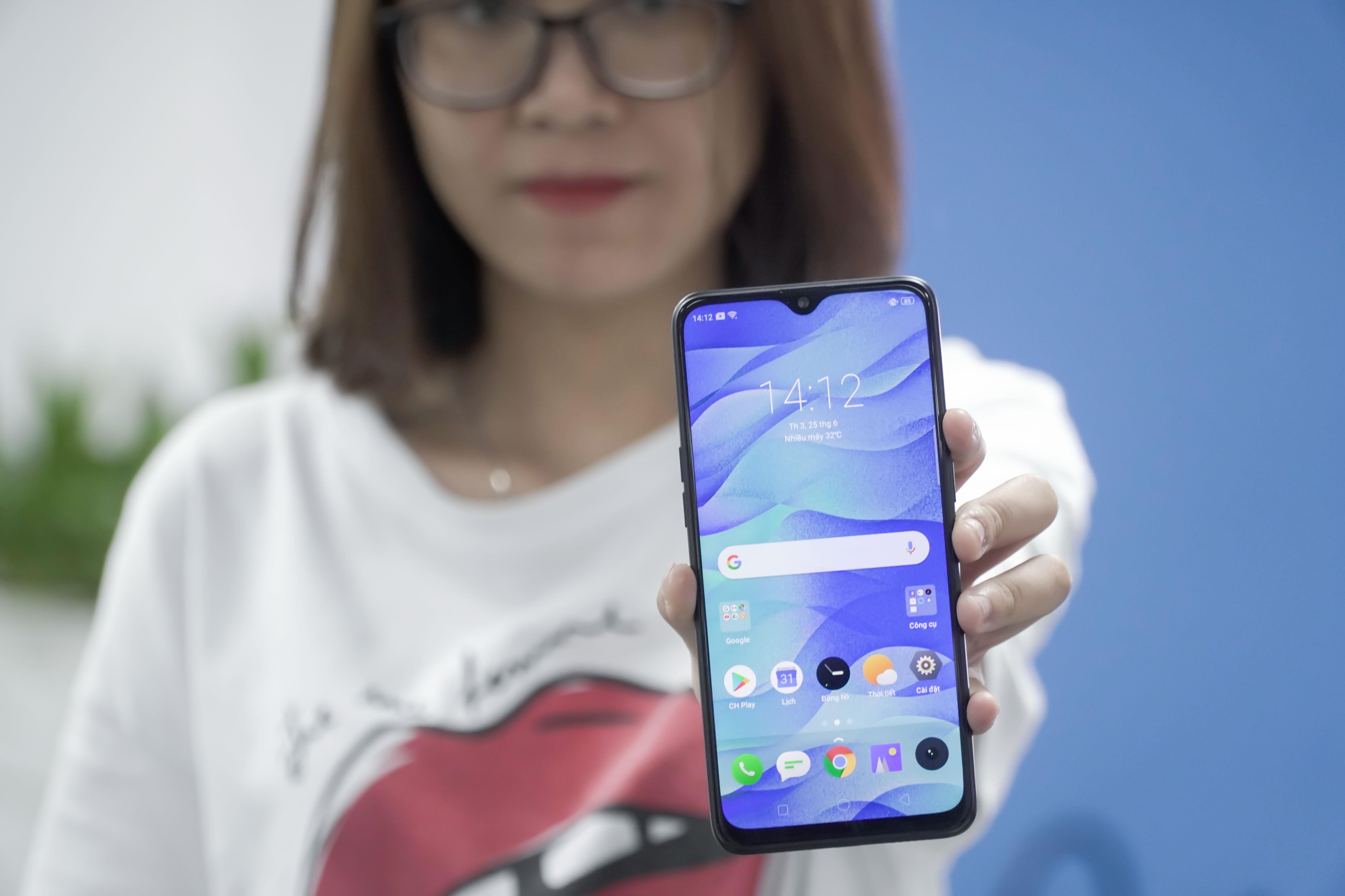 Chi tiet Realme 3 Pro - Snapdragon 710, sac nhanh VOOC 3.0 hinh anh